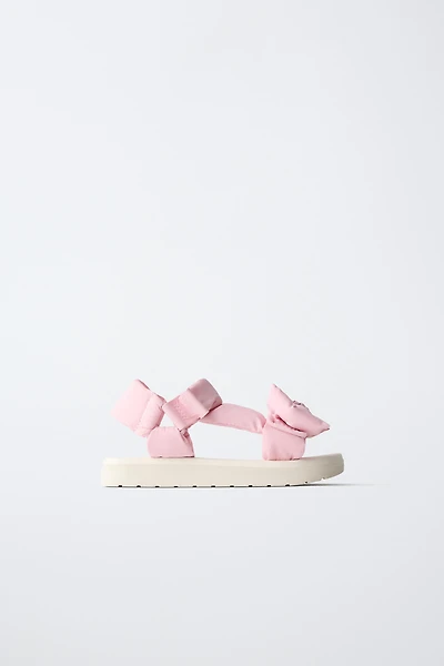 SANDALES MATELASSÉES AVEC NŒUD