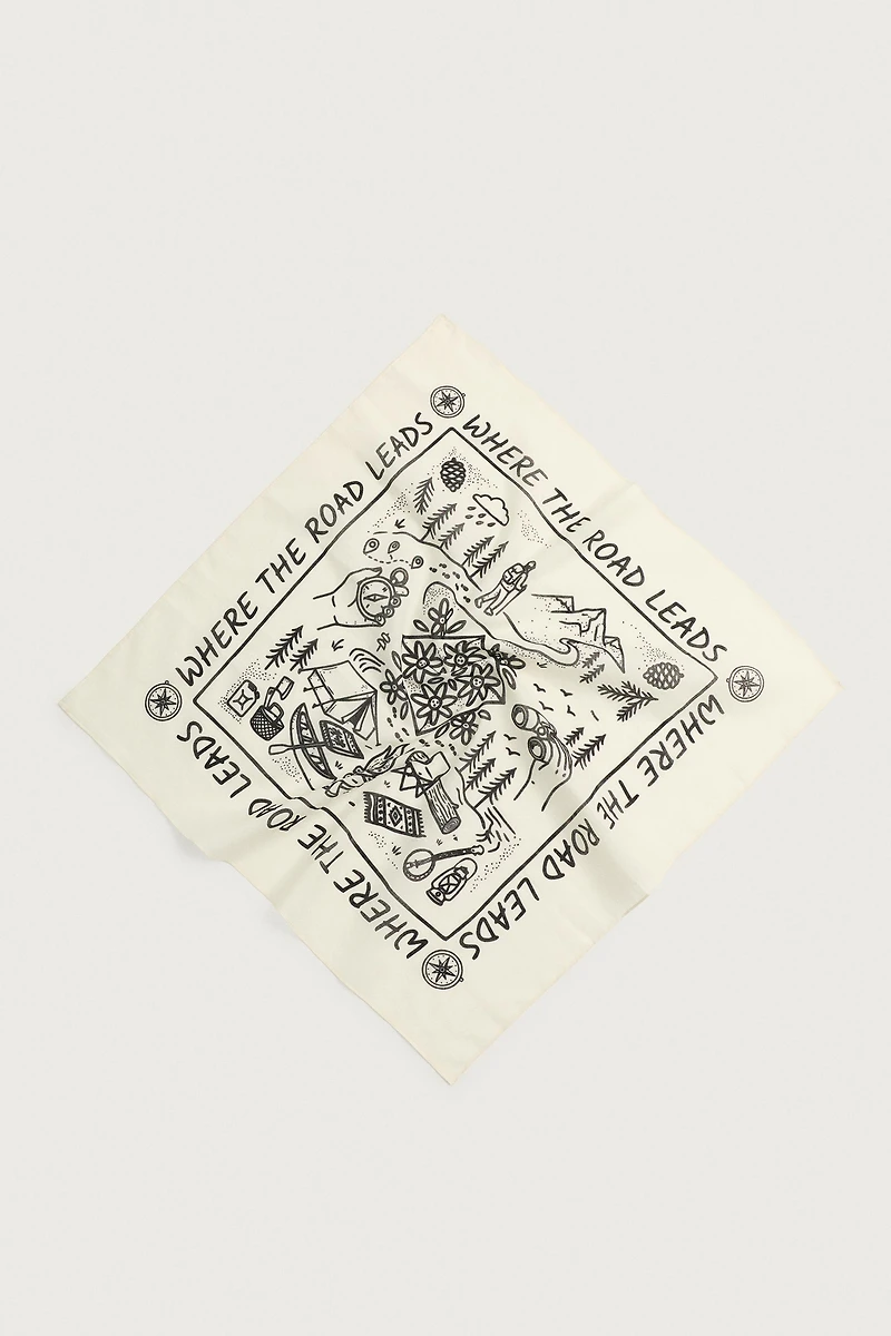 GRAPHIC PRINT BANDANA