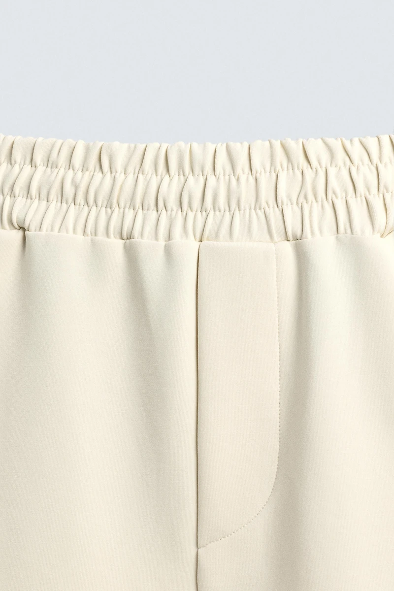 PANTALON DE JOGGING TECHNIQUE À COUTURE