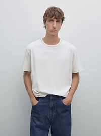 Short-sleeve T-shirt with contrast topstitching