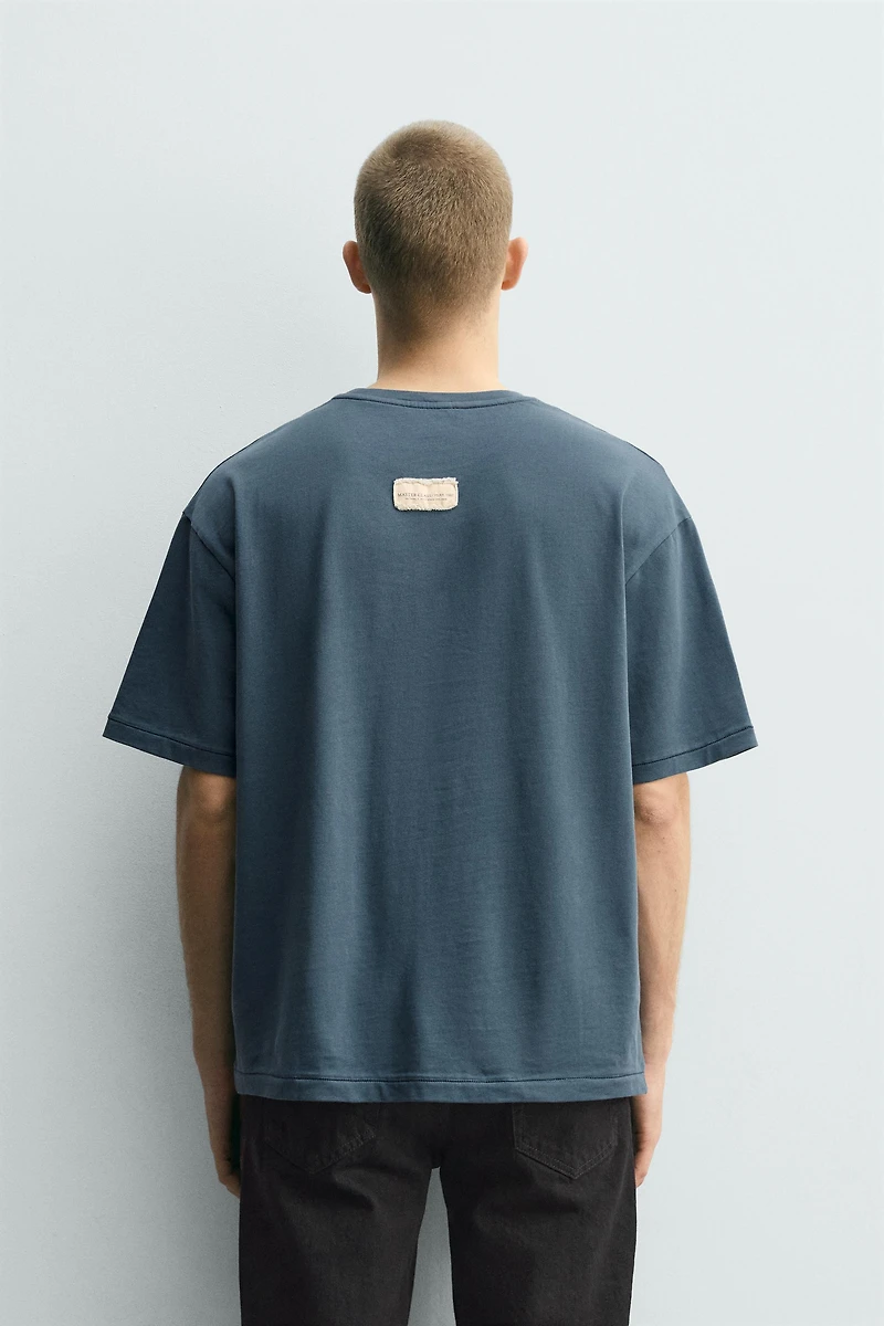 T-SHIRT RELAXED FIT AVEC PIÈCE
