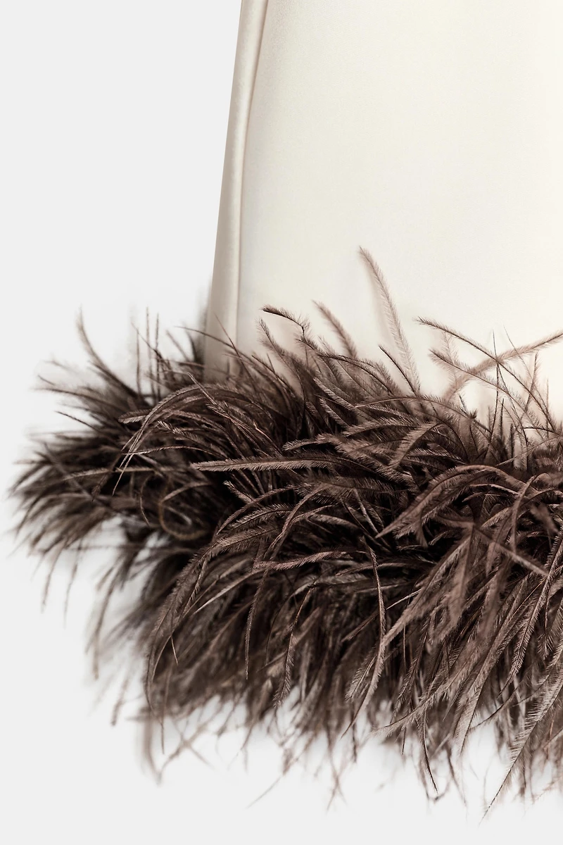 ROBE SATINÉE PLUMES