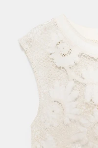 CROCHET FLORAL TOP