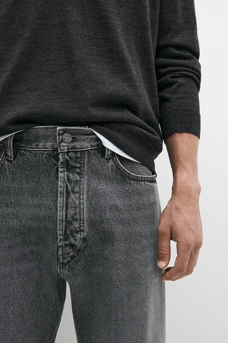 Straight-leg jeans