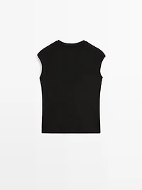 Drop sleeve T-shirt with button details