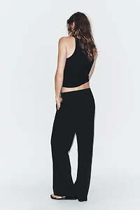 LOW-RISE STRAIGHT LEG PANTS