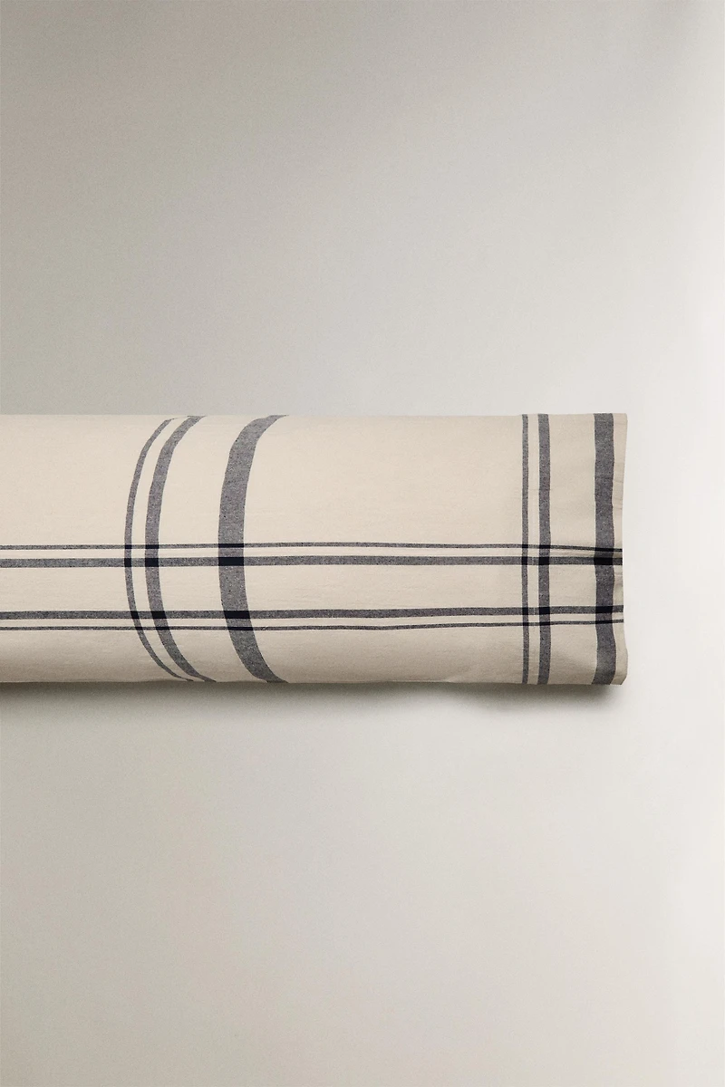 REVERSIBLE CHECK PILLOWCASE