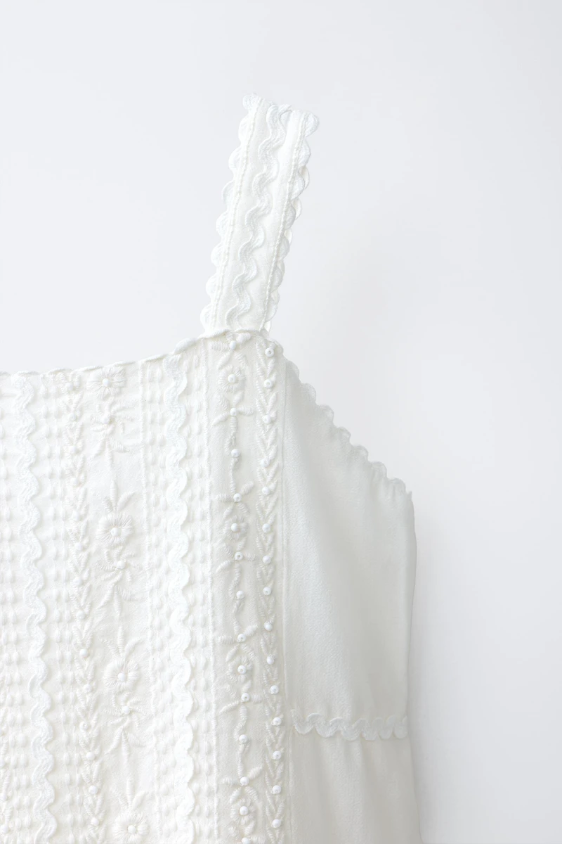 ROBE BRODERIES ROMANTIQUE