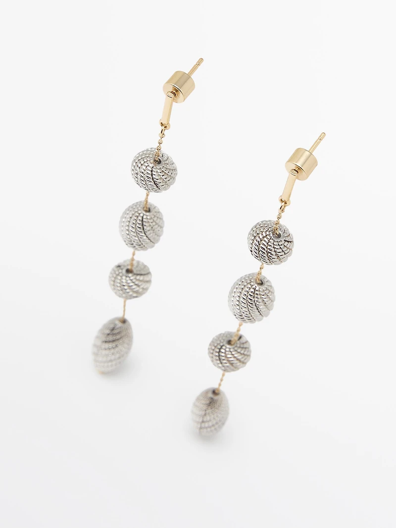 Textured piece dangle earrings