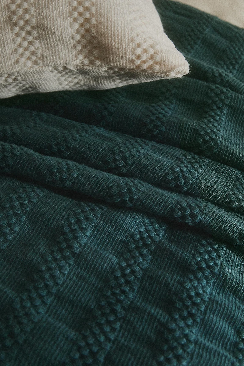 KIDS STRIPED TEXTURED BEDSPREAD