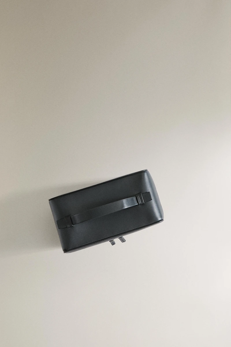 LEATHER BRIEFCASE TOILETRY BAG