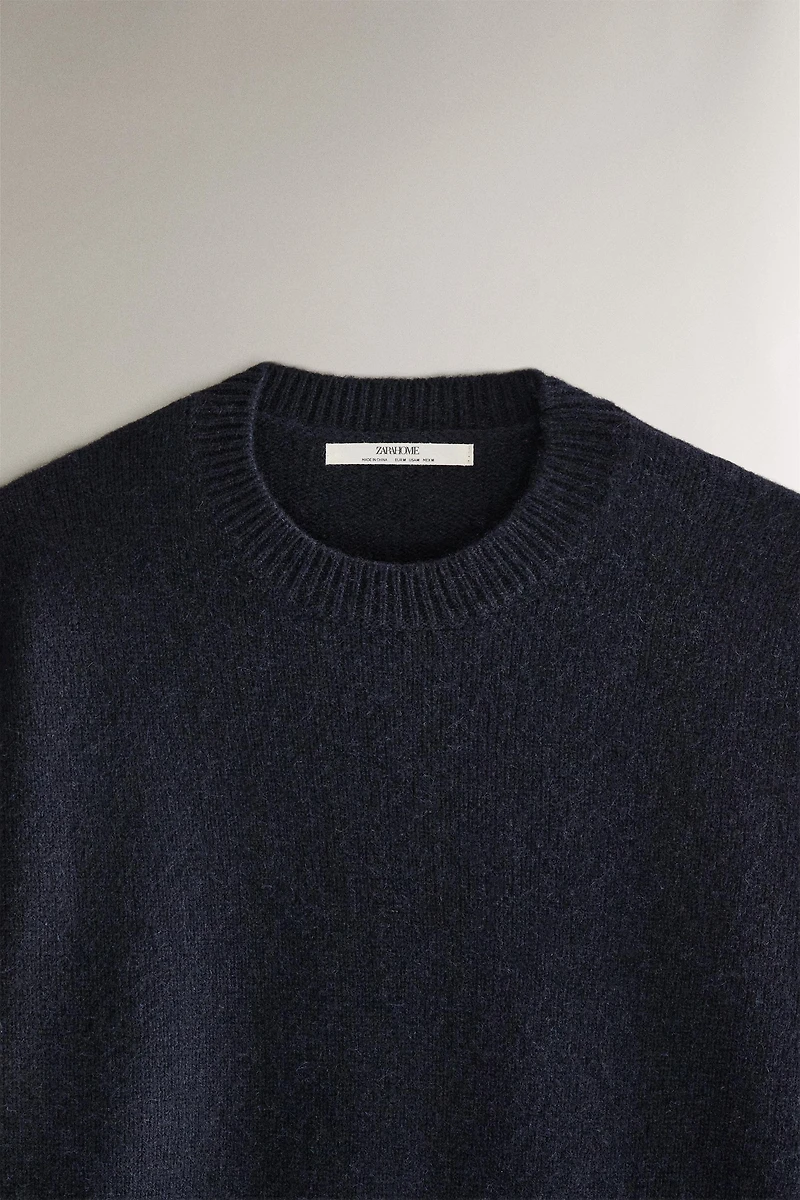 CASHMERE SWEATER