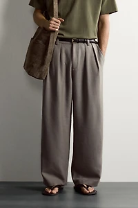 RELAXED FIT STRUCTURED PLEATED PANTS