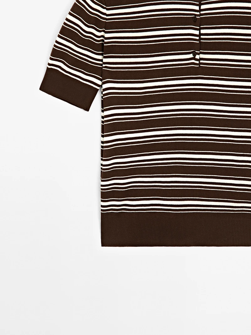 100% cotton polo shirt with striped details