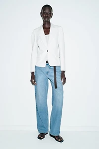 TAILORED BLAZER WITH PRONOUNCED SHOULDERS