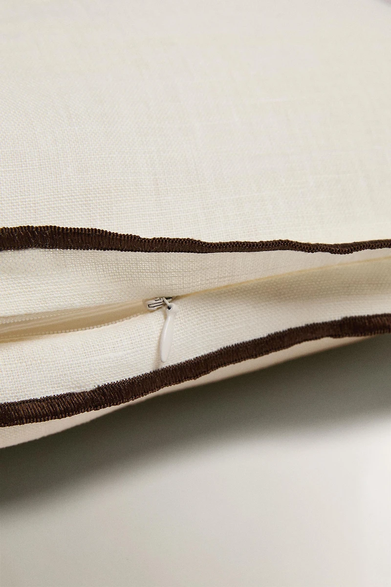 THROW PILLOW COVER WITH OVERLOCK