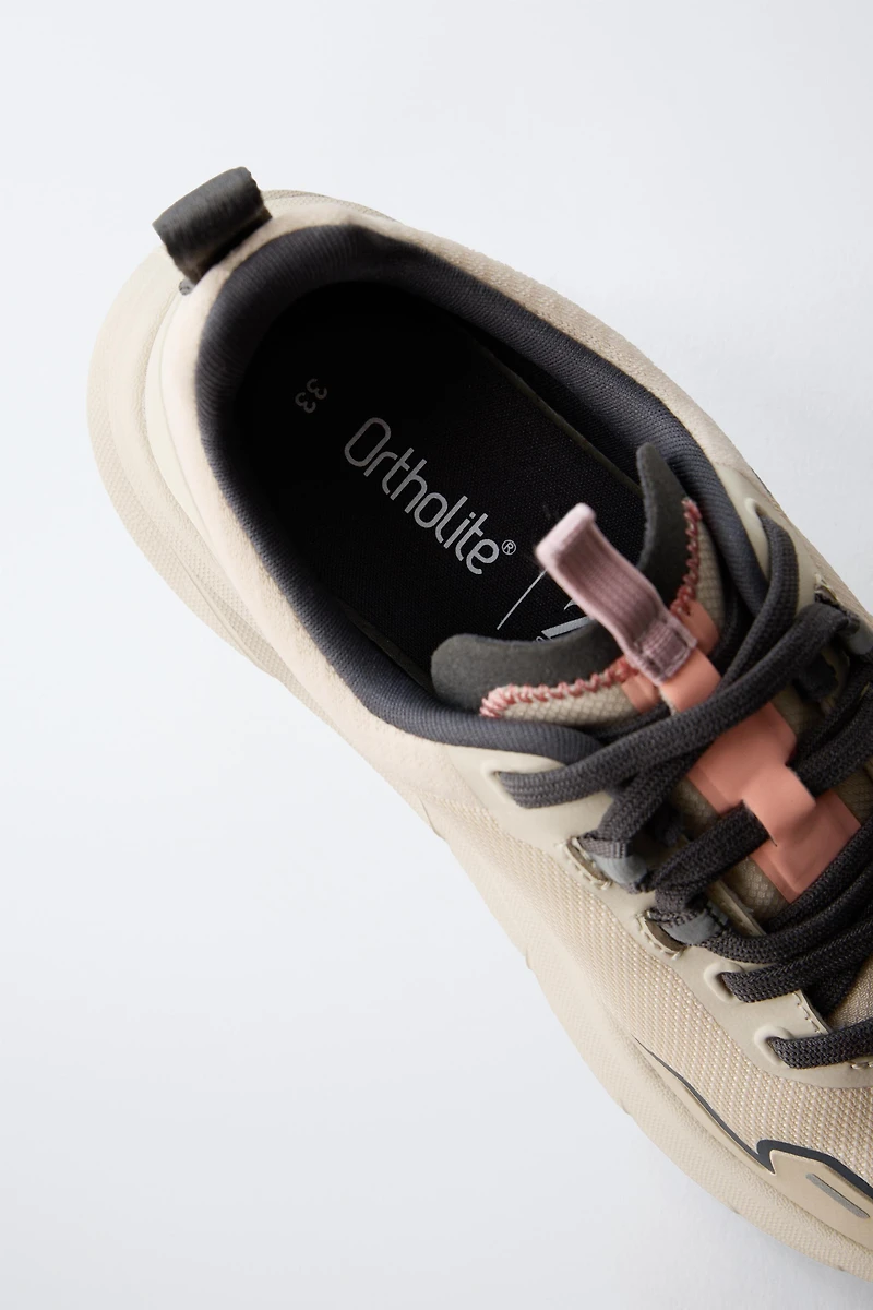 SNEAKER WITH SOLE DETAIL
