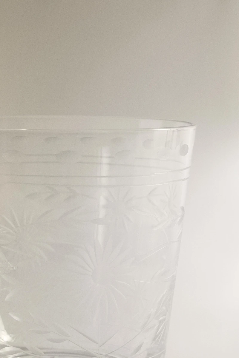 VERRE EN VERRE RECYCLABLE TAILLÉ