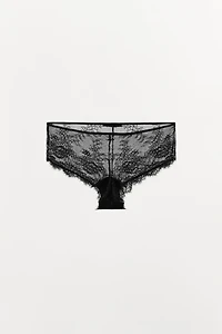 CULOTTE EN DENTELLE