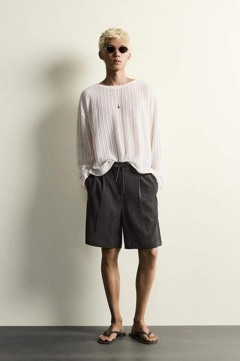 TEXTURED RELAXED FIT SHORTS