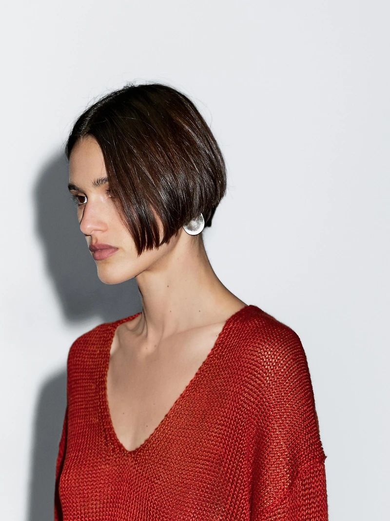 Linen V-neck knit sweater