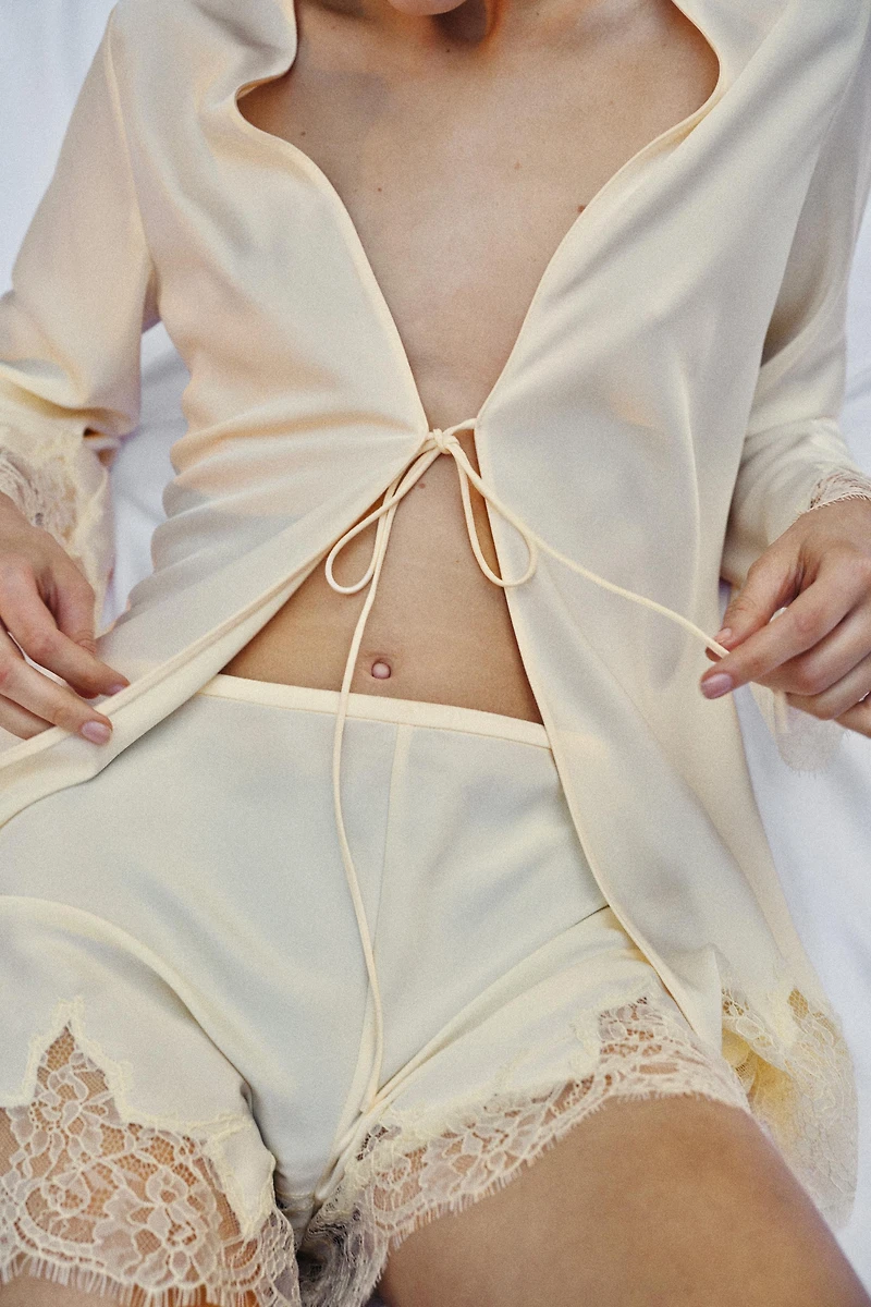 SHORT STYLE LINGERIE SATINÉ DENTELLE
