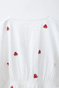 EMBROIDERED STRAWBERRY CAFTAN