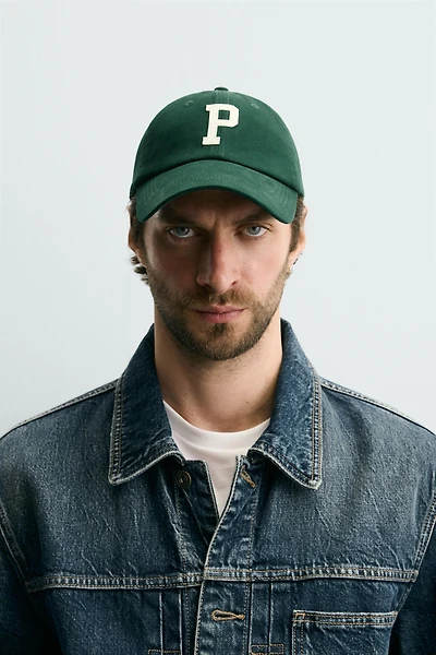 CASQUETTE À PIÈCE LETTRE