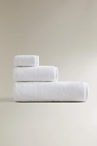 EXTRA SOFT COTTON BATH TOWEL (700 GSM)