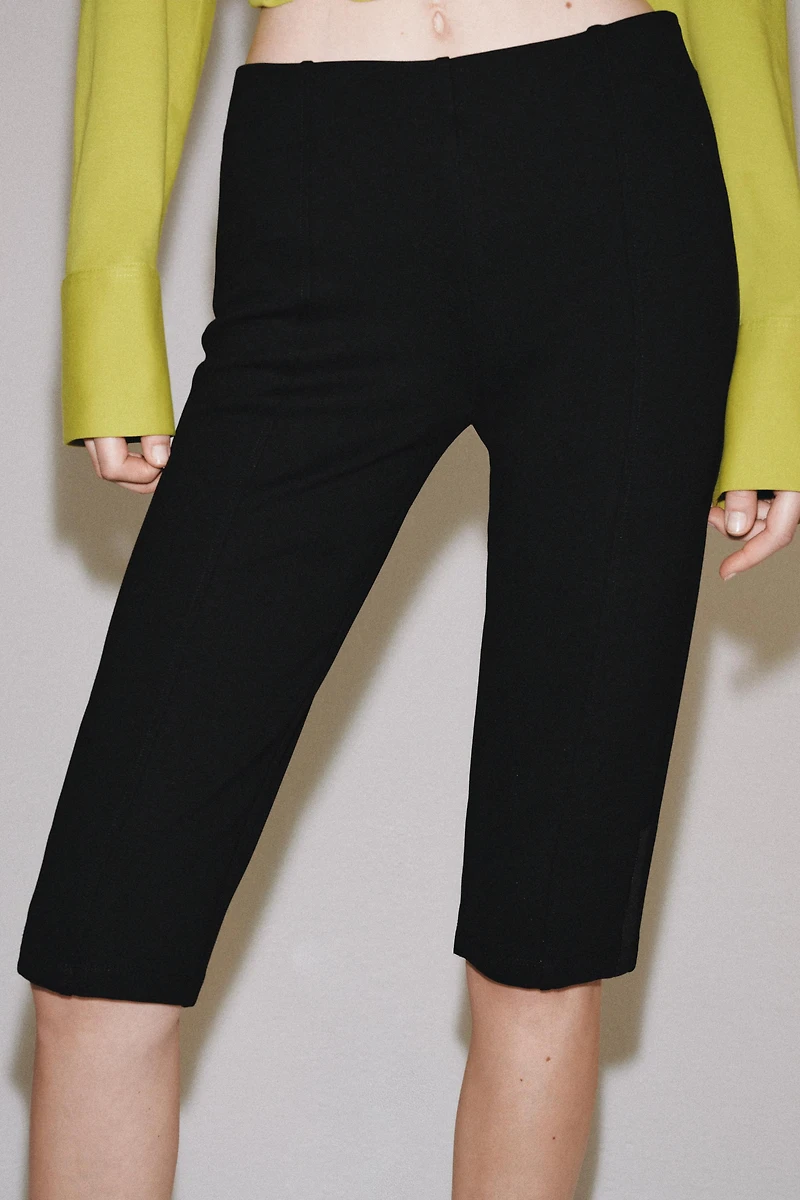 INTERLOCK CAPRI LEGGINGS