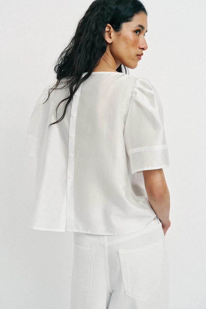 BLOUSE BRODÉE MANCHES COURTES