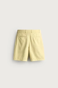 REGULAR FIT PLEATED SHORTS