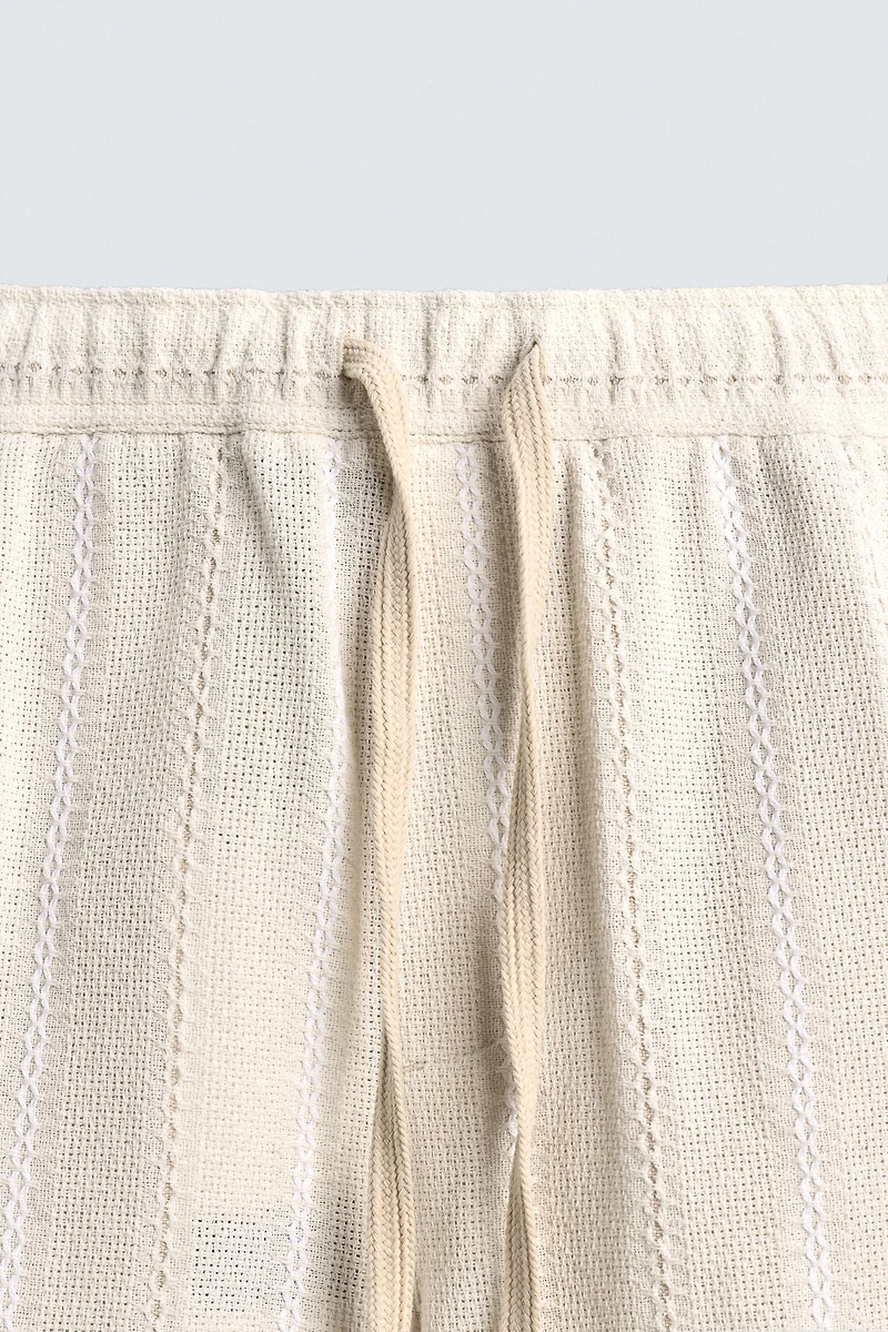 GEOMETRIC JACQUARD SHORTS