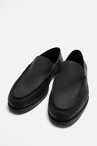 CASUAL LEATHER LOAFERS