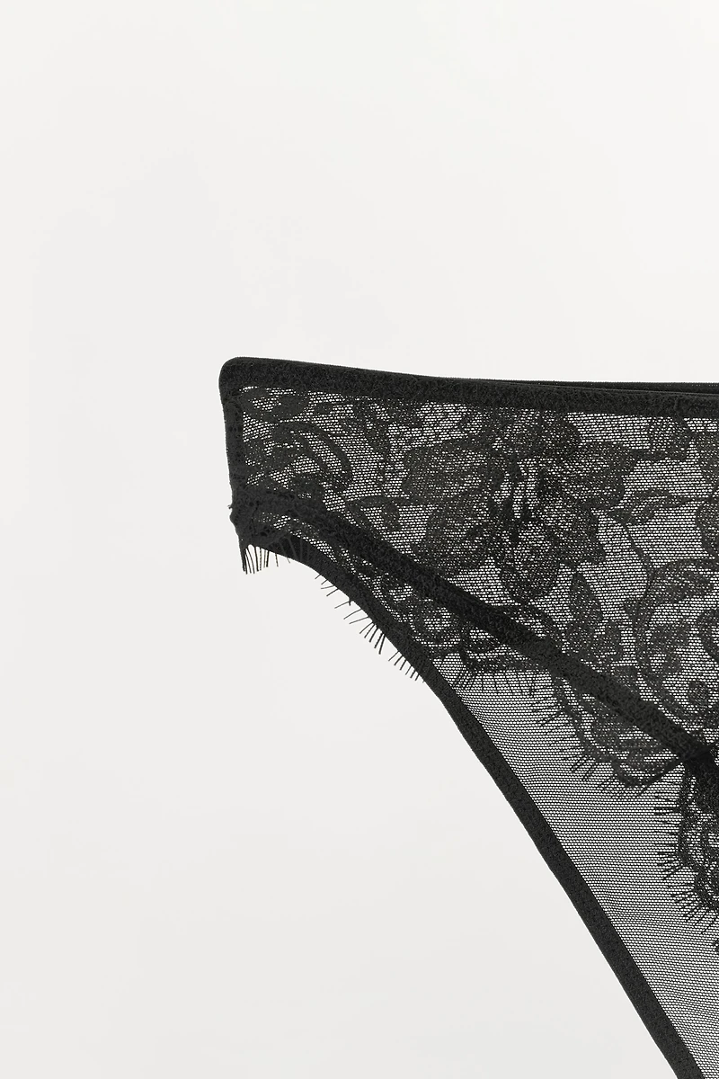 LACE PANTIES