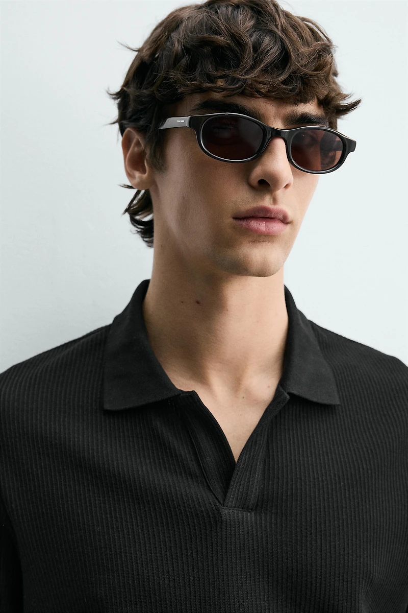 VERTICAL TEXTURED POLO