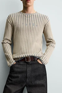 PRINTED TEXT RIBBED JUMPER