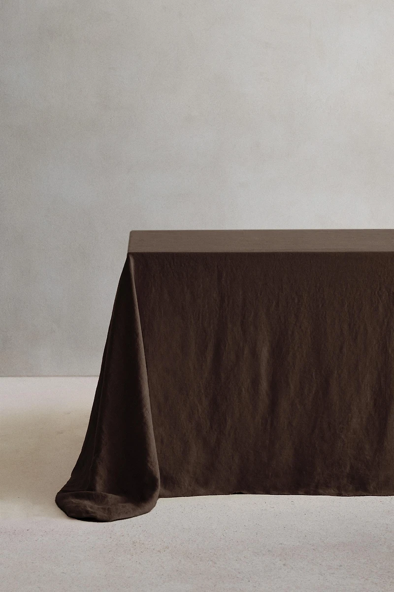 TABLECLOTH 01