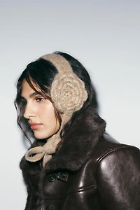 CACHE-OREILLES EN CROCHET AVEC NŒUD