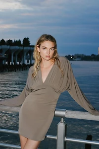 VOLUMINOUS SHORT DRESS