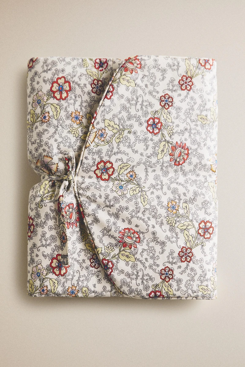BABY’S PORTABLE FLORAL CHANGING MAT