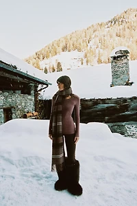 RIBBED LONG SLEEVE T-SHIRT