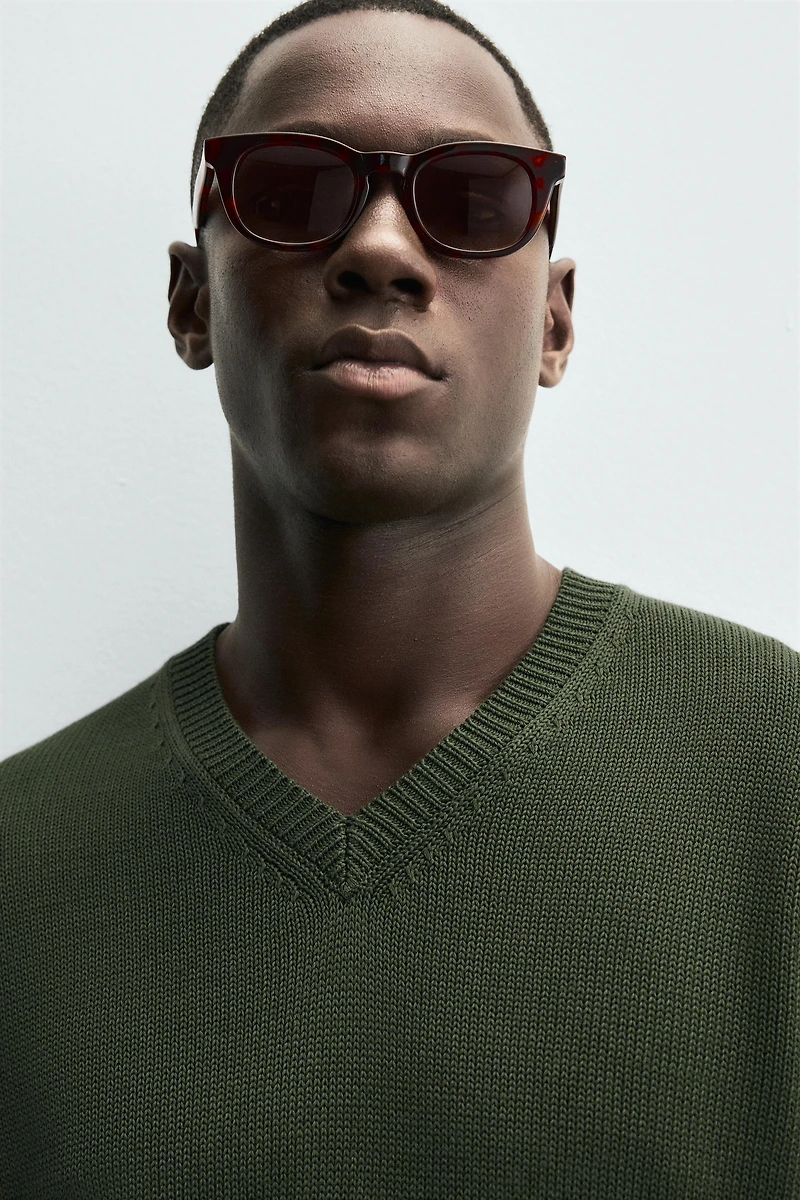 COTTON V-NECK SWEATER