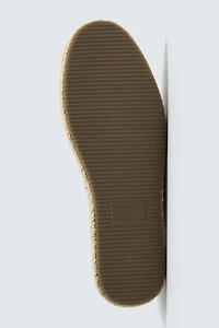 MOCASSINS CASUAL EN CUIR À POMPONS