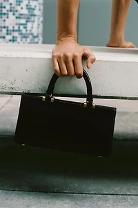 TEXTURED TOTE BAG