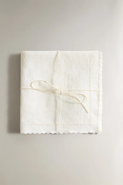 EMBROIDERED LINEN BORDER TOWEL