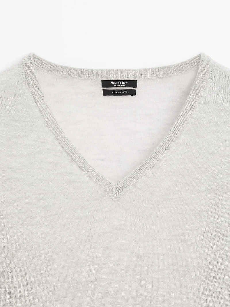 100% cashmere fine knit sweater