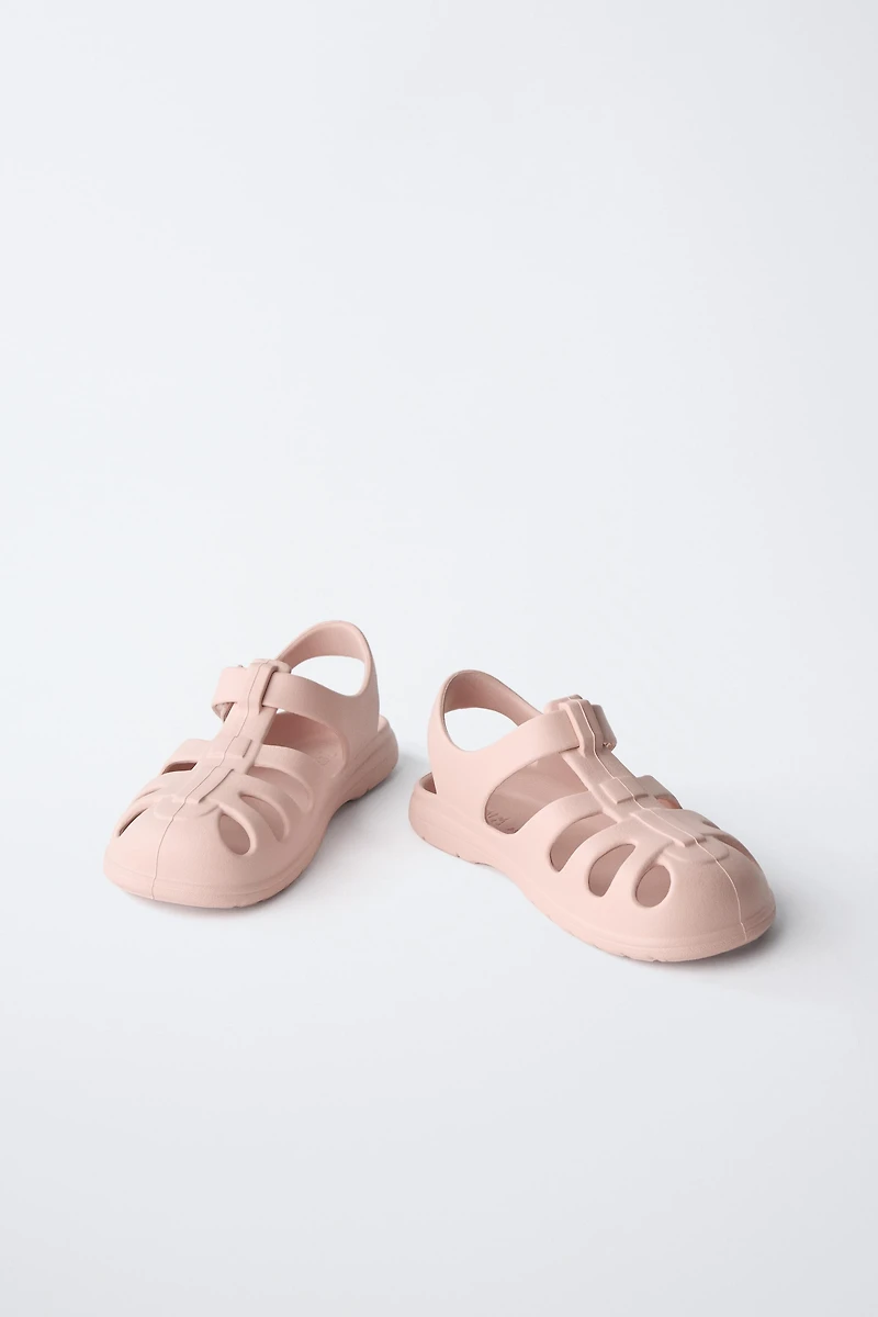 SANDALES STYLE PLAGE PIEDS NUS