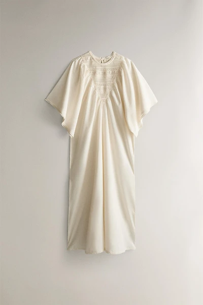 NIGHTGOWN WITH LACE SLEEVES