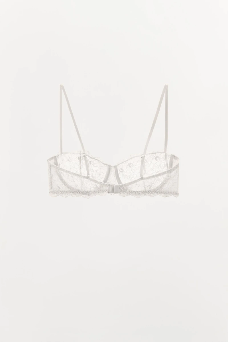 SOUTIEN-GORGE À ARMATURES EN DENTELLE